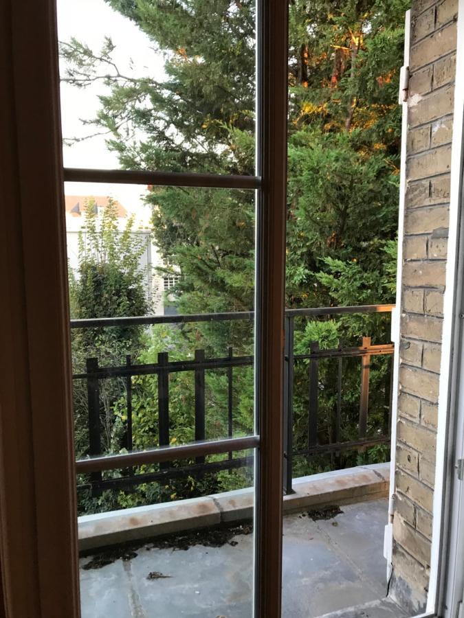 Un Jardin Dans La Ville Acomodação com café da manhã Châlons-en-Champagne Exterior foto