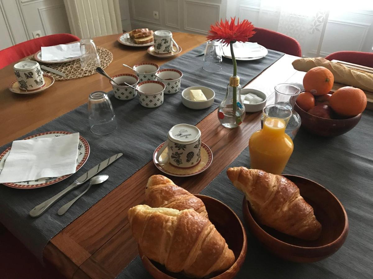 Un Jardin Dans La Ville Acomodação com café da manhã Châlons-en-Champagne Exterior foto
